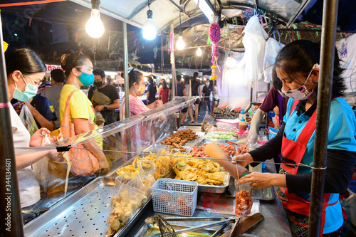 Canvas Print Bangkok, Thailand - April 28, 2020 : Thai people buy food during the lockdown du