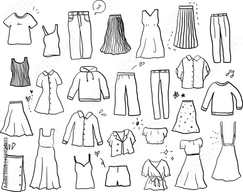 洋服の手描きイラストのセット／かわいい／線画／ゆるい