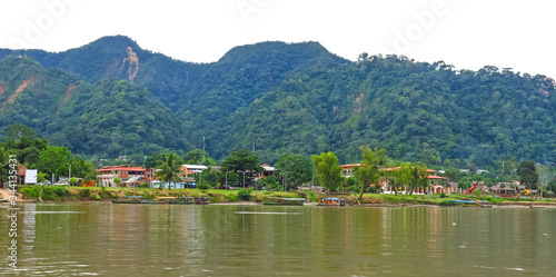 Vista general del pueblo amazónico de Rurrenabaque, en la orilla del Beni river. In the Amazon the main transport route is the rivers photo