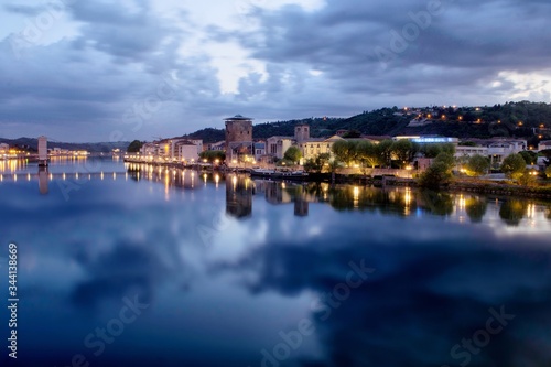 Reflection Of City In River © jessy dolmen/EyeEm