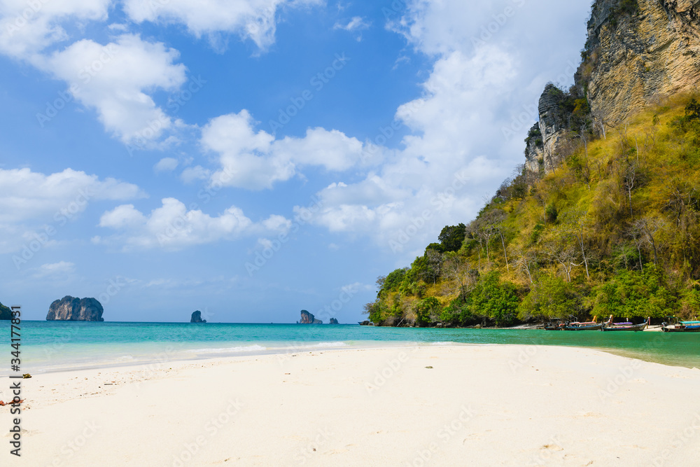 Obraz premium Beautiful view of exotic Thai island coast