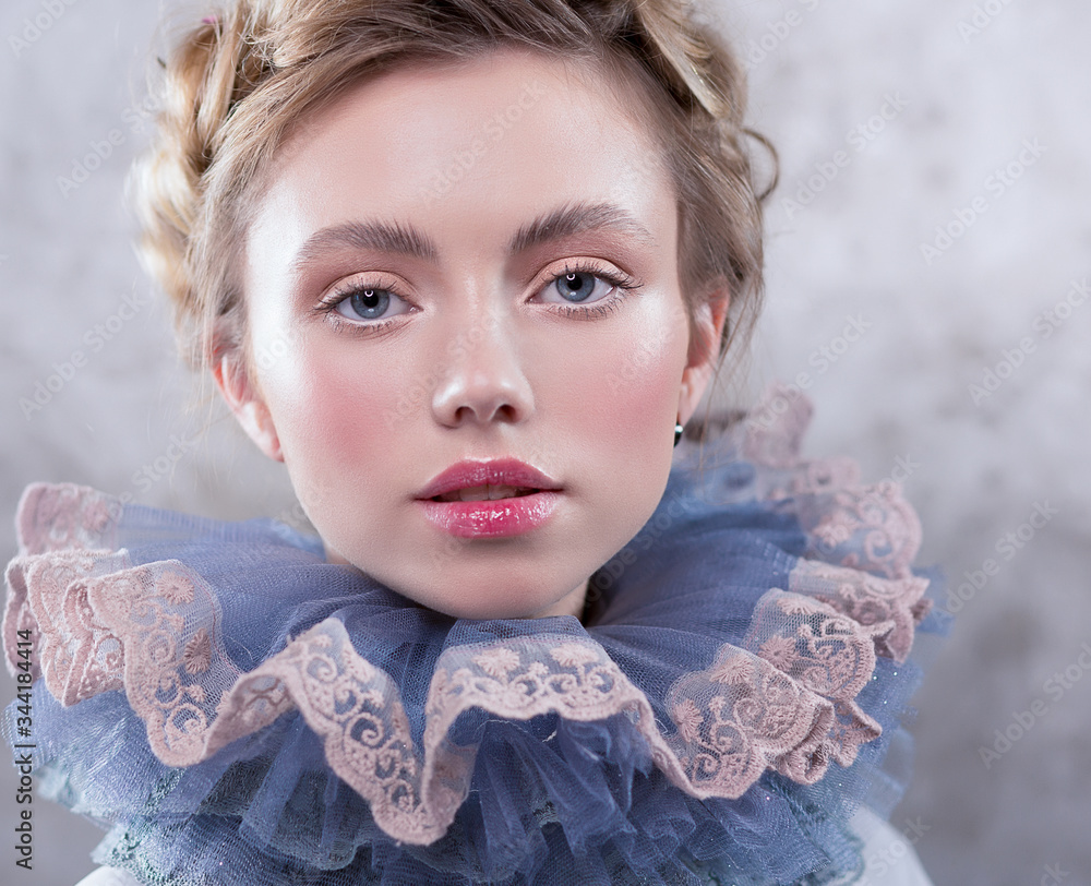 Ταπετσαρία Closeup woman portrait in fril collar
