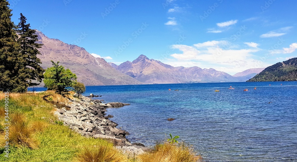 Queenstown mountains in New Zealand
Horizon view of the deep blue ocean and the mountains 