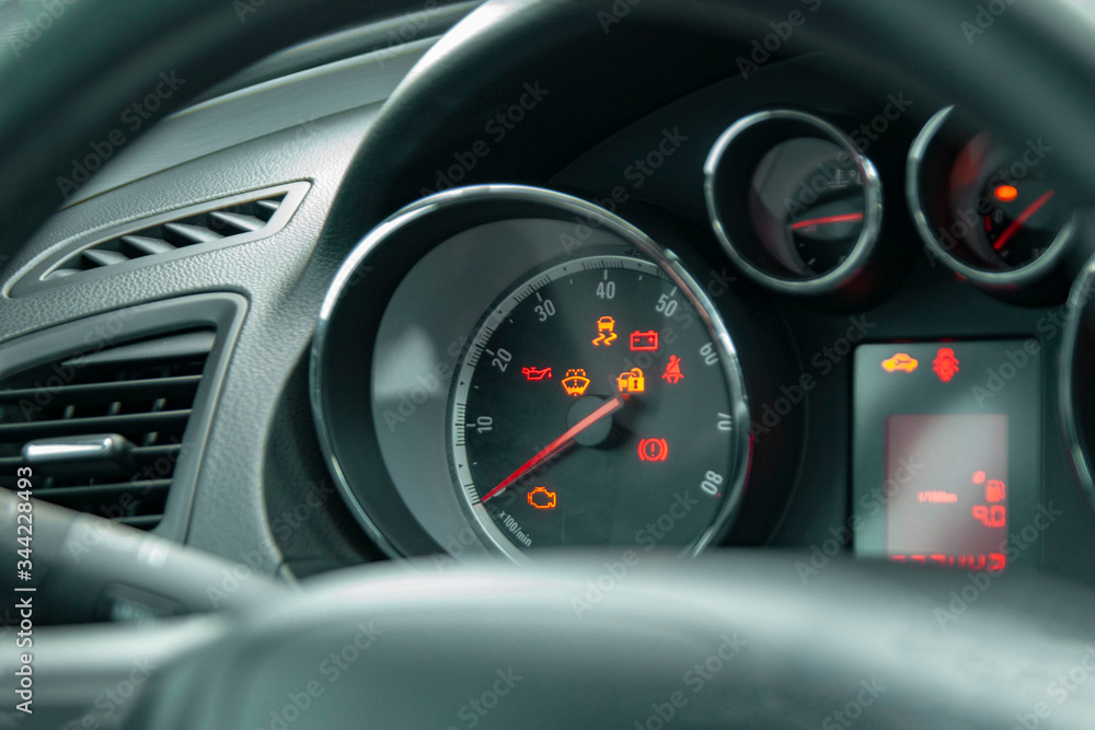 Test the correct performance of car systems when the ignition is turned on in the form of luminous icons.