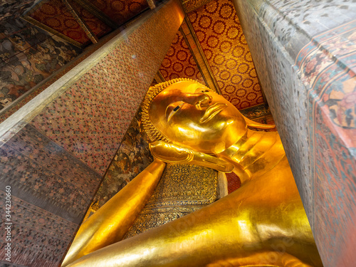 Reclining Buddha gold