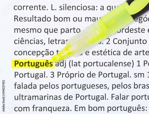 dictionary definition highlighted, brazilian portuguese