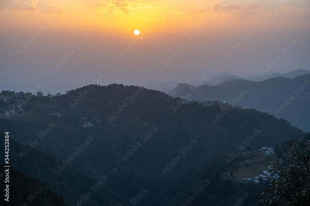 Naklejka premium Sunset in Triund Trek in McLeod Ganj North India 