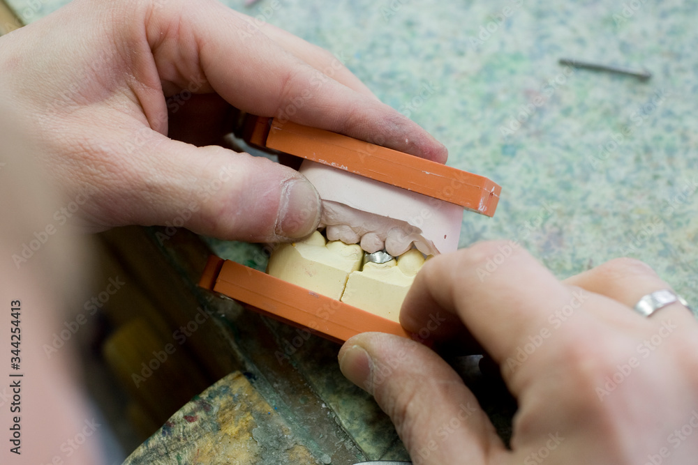 Fototapeta premium Atelier fabication de prothéses dentaire