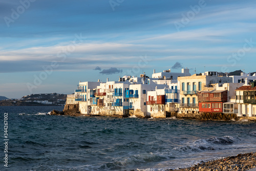 Fototapeta Naklejka Na Ścianę i Meble -  Bright scenic view of the colorful waterfront. Mykonos Town, Greece