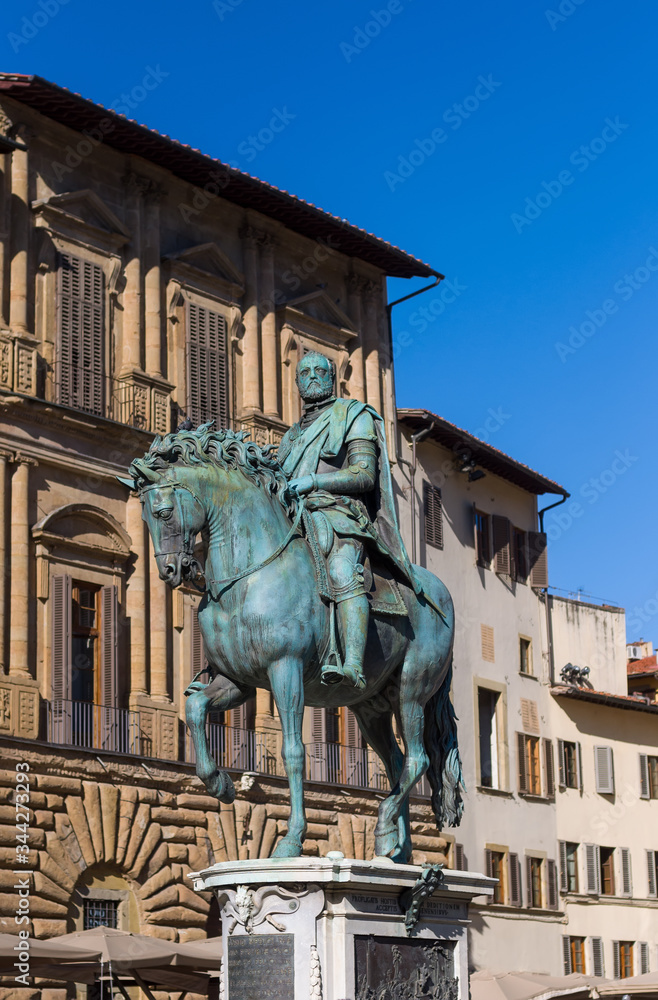 Equestrian statue of Cosimo I de' Medici on the Piazza della Signoria in front of the Palazzo Vecchio. Florence, Tuscany, Italy.