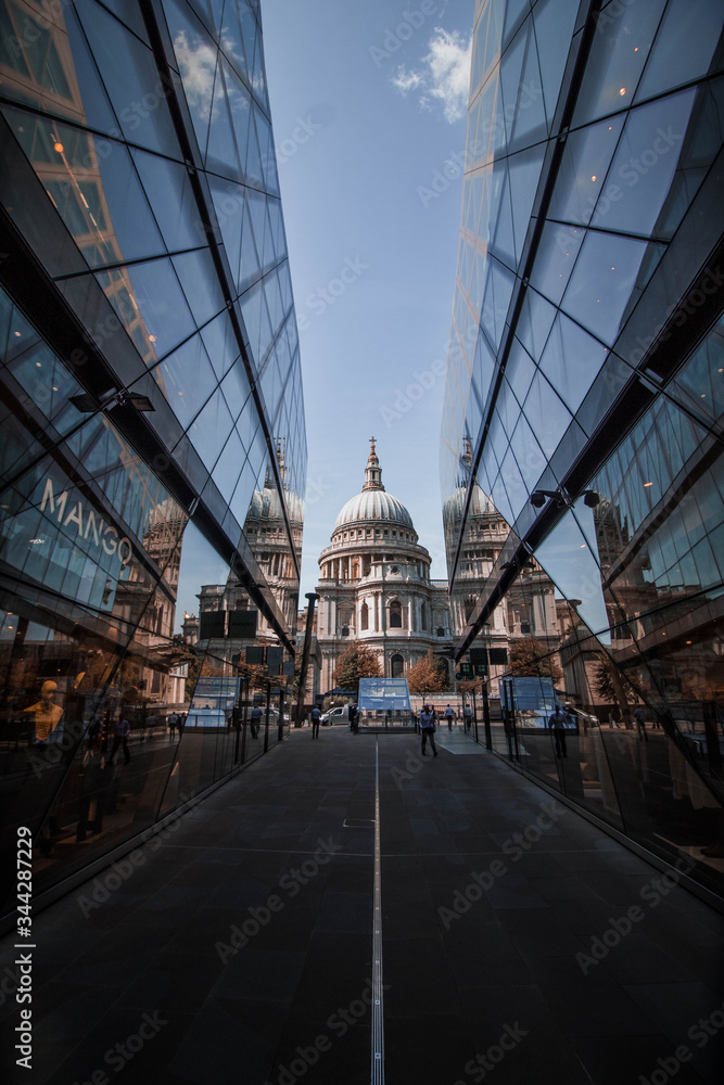 Original St Paul's cathedral's photo from shopping mall
