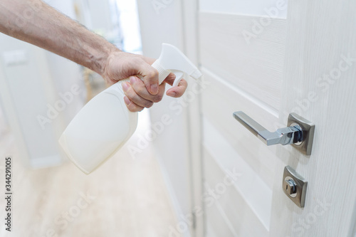 door handle disinfection, spray, sanitizer  