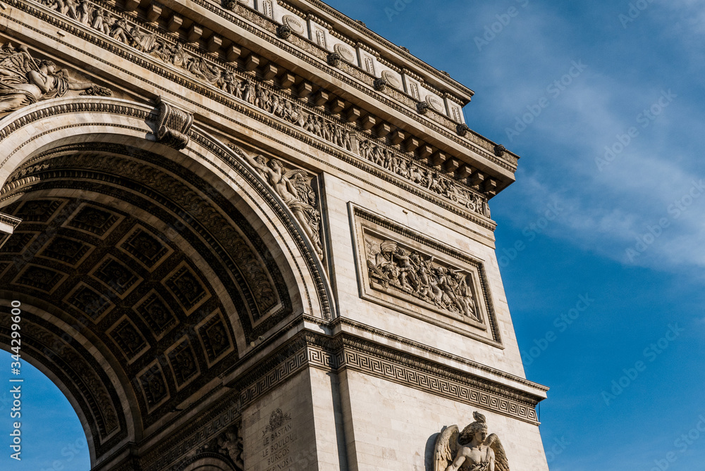 Obraz premium Close up of Arc de Triumph of Paris in daylight