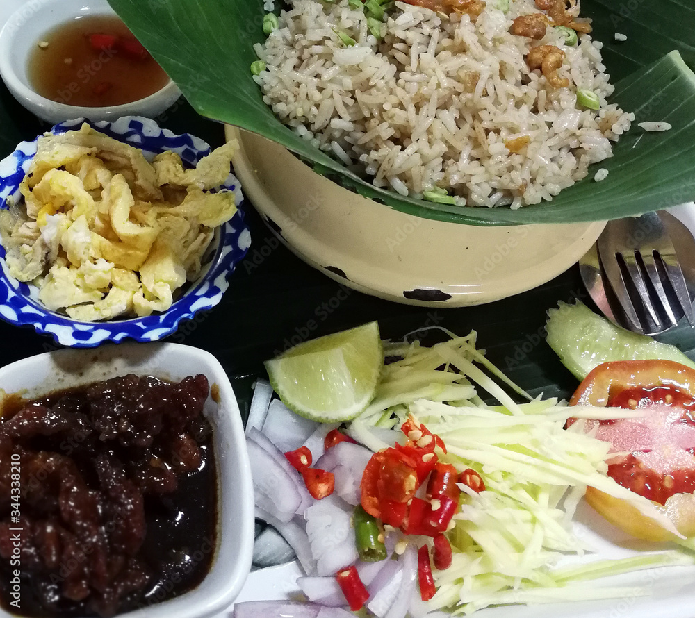 Fried rice Mixed with Shrimp paste (Kao Cluk Ka Pi), Thai style food - obrazy, fototapety, plakaty 