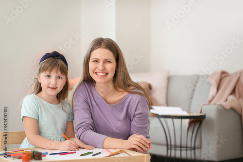 Drawing teacher giving priv...