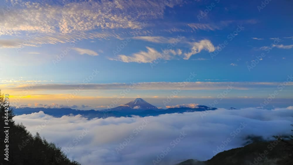 富士山と雲海 富士山と雲海