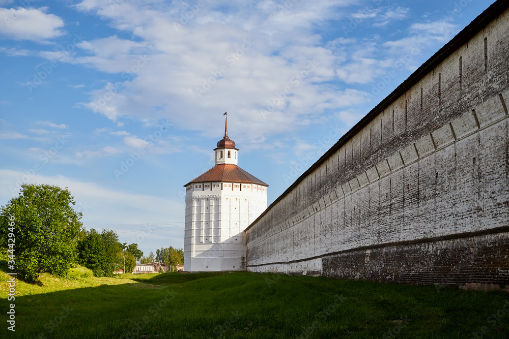 Wall and dome of Kirillo-Belozersky Monastery. Largest monastery of Northern Russia Wall and dome of Kirillo-Belozersky Monastery. Largest monastery of Northern Russia