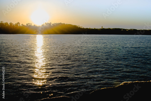 atardecer, mar, acuático, sol, oceáno, cielo, nube, amanecer, naturaleza, paisaje, lago, anochecer, horizonte, anochecer, playa, nube, costa, hermoso, olas, verano, río, azul