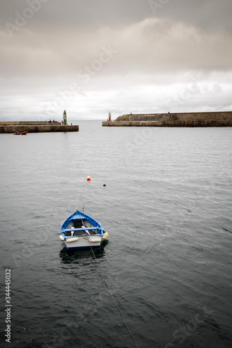 Barca en el puerto