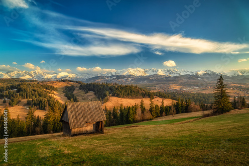 Wiosenna panorama z Gliczarowa Górnego na Tatry