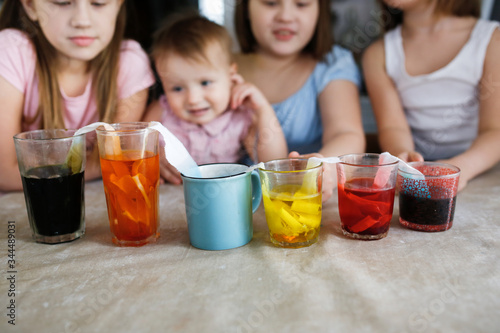 Kids experiments with color at home, mixing colors