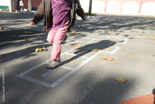 jeux de marelle en milieu scolaire