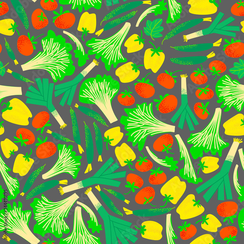 Flat seamless pattern fresh vegetables leek, tomatoes, cucumbers pepper and lettuce. Vegetarian healthy food. Healthy fresh nutrition background. Food ingredient pattern. 