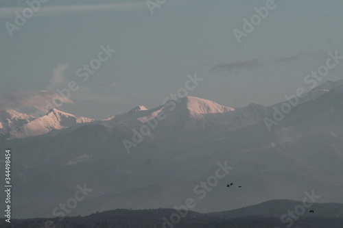 montañas nevadas en rumania