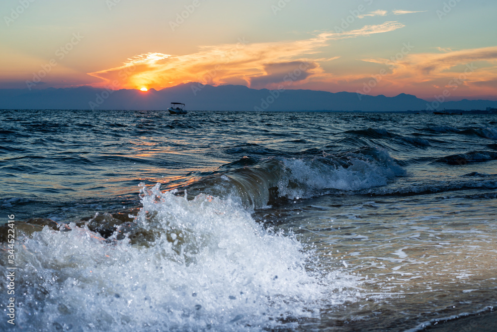 Fototapeta premium sunset over the sea