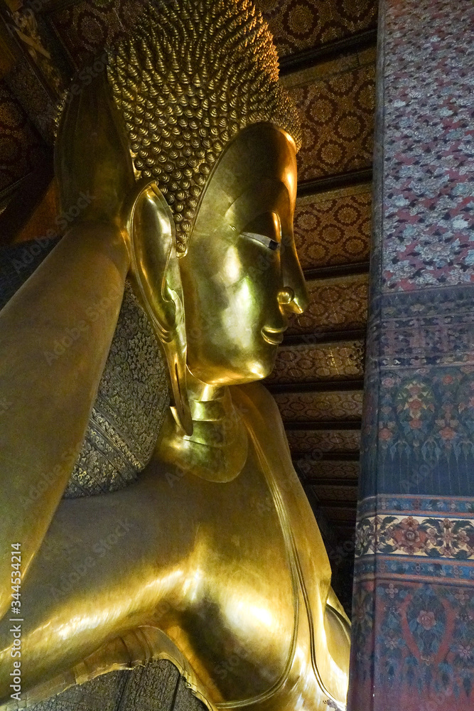 Buda tumbado del templo de Wat Pho en Bangkok