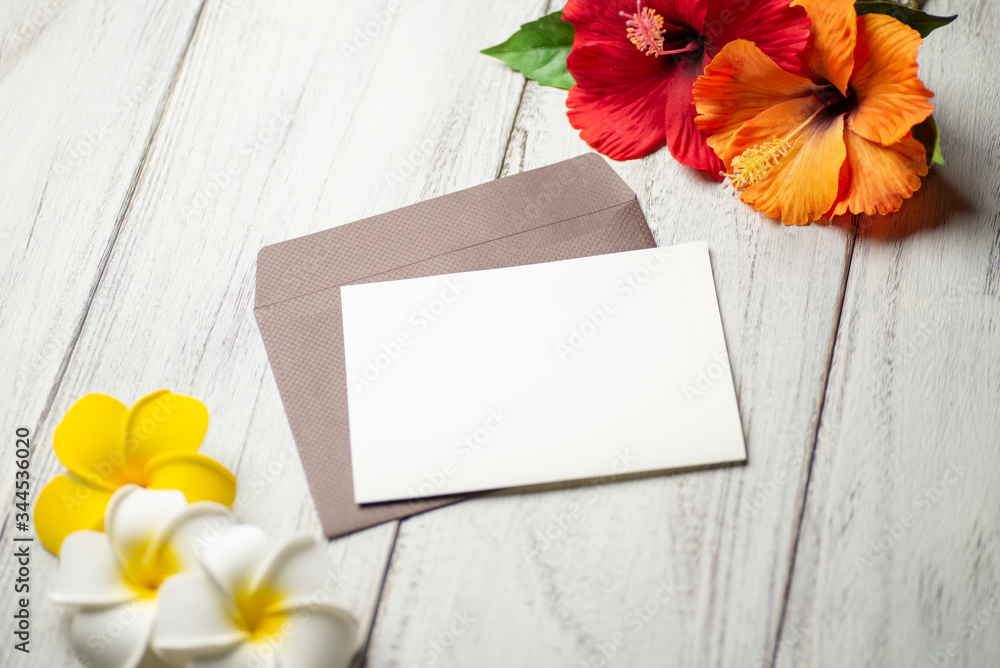 Obraz premium 手紙と花