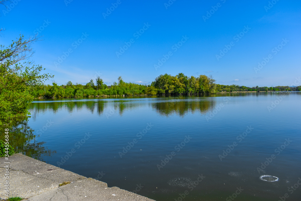 The view of the lake is always beautiful.
The view of the lake is always beautiful.