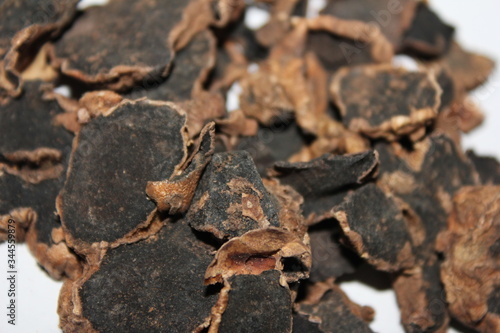 Black galingale Dried (believed to help maintain male sexual performance.)