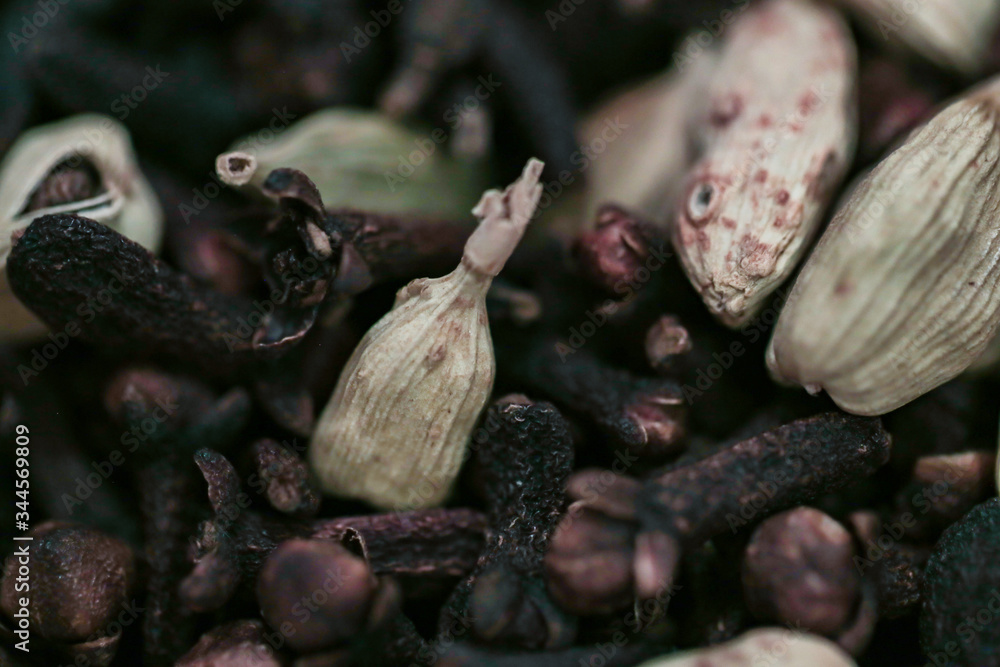 Cardamom Spice Clove