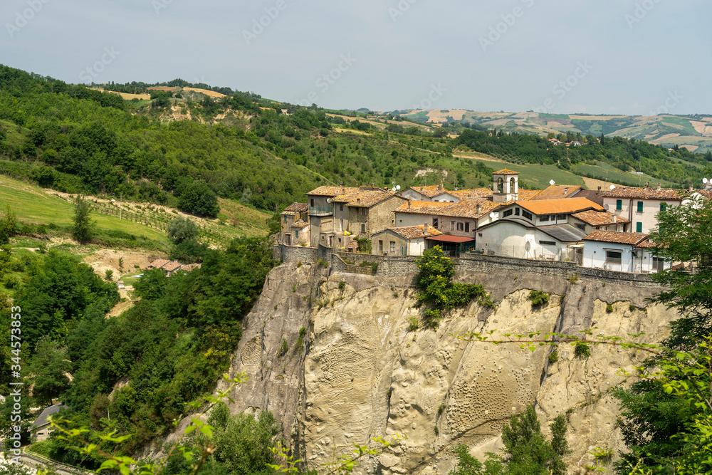 Obraz premium Panoramic view of Linaro, old village of Emilia Romagna
