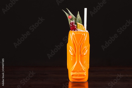 Schilderij op canvas Cocktail recipe name mai tai or mai thai worldwide favour cocktail include rum l