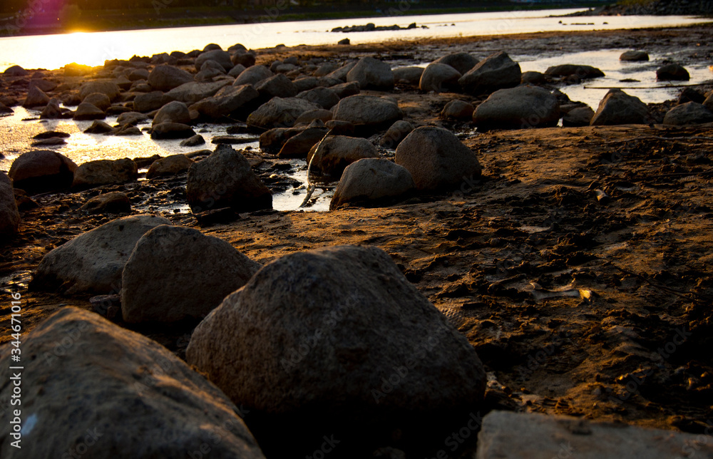 Obraz premium Stone near river