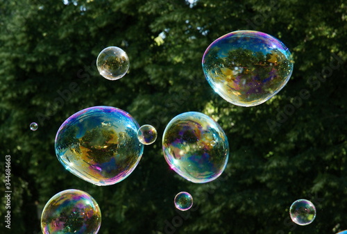 soap bubbles on black background, мыльные пузыри