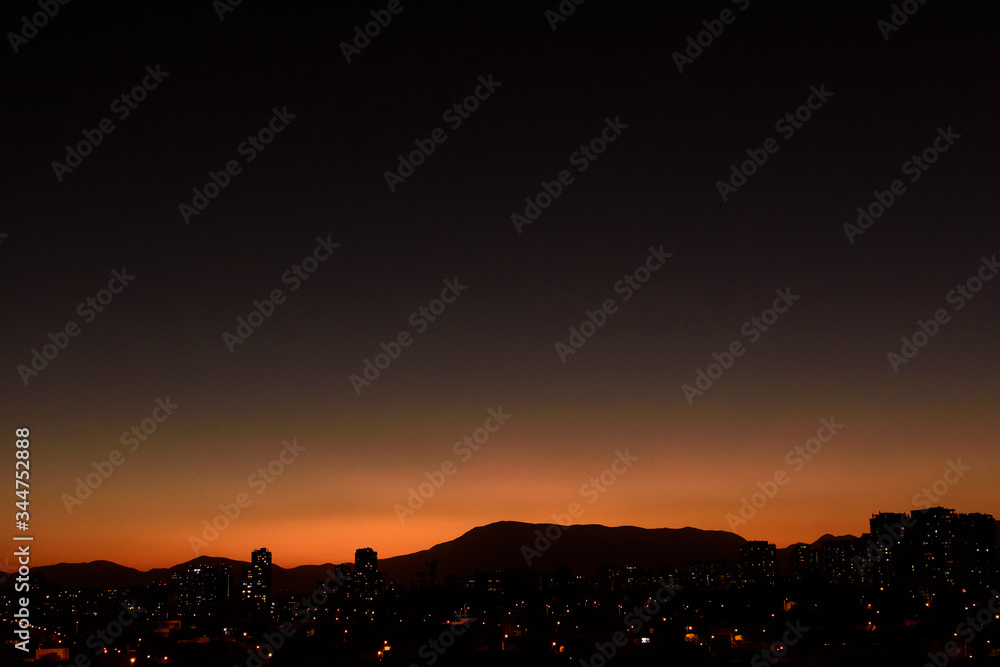 Fototapeta premium Sunset city at Santiago de Chile