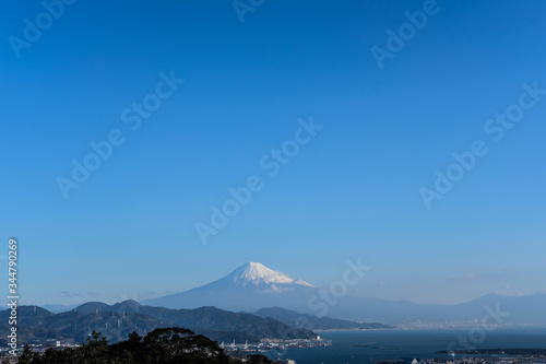Fototapeta Naklejka Na Ścianę i Meble -  静岡県日本平からの富士山