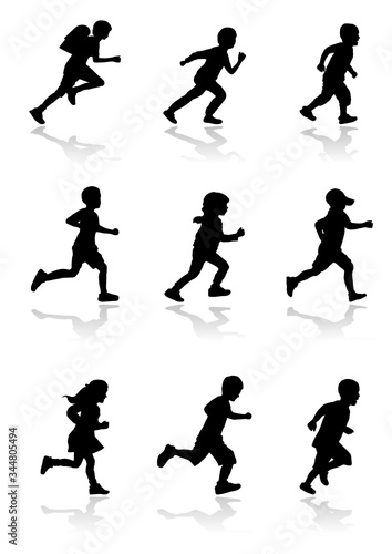走る子供のシルエット、ベクターファイル