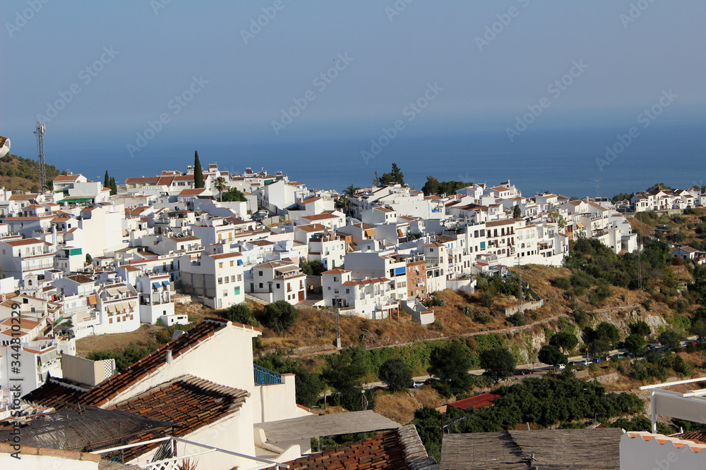 Paisaje del pueblo de Frigiliana en la provincia de Málaga (Andalucía, España). Es uno de los pueblos más bonitos de España 