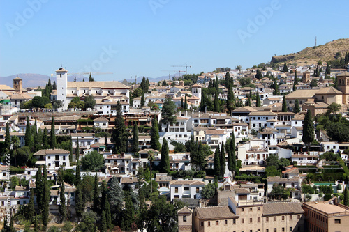 Paisaje del barrio del Albaicín de la ciudad de Granada desde la Alhambra 