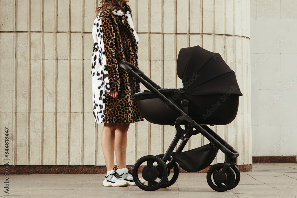Black stroller for girl hotsell