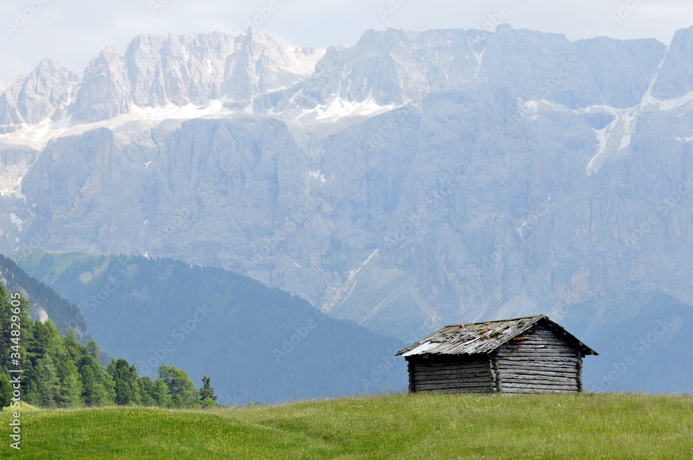Hütten in den Dolomiten
