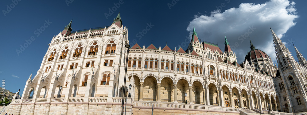 Naklejka premium Panorama of Hungarian Parliament in Budapest