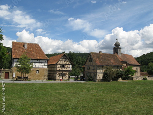 Altes Dorf mit Anger und historischer Dorfromantik in Franken