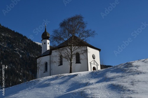 ein wunderschönes Bild Einer Kapelle in Achenkirch, Österreich 