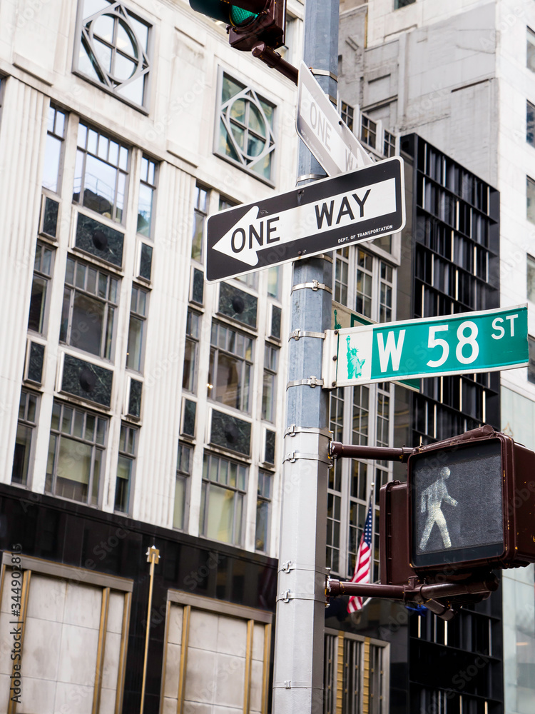 Obraz premium One way in Manhattan