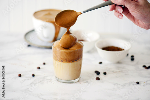 Dalgona coffee whipped 